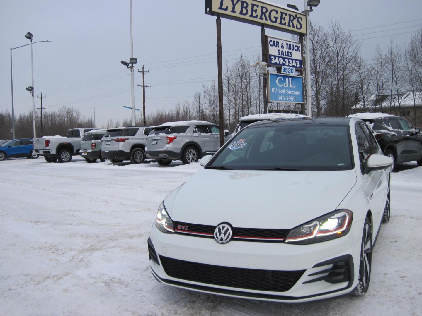 2020 white Volkswagen Golf GTI SE Hatch (3VW6T7AU2LM) with an 2.0L L4 DOHC 16V TURBO engine, 7A transmission, located at 9530 Old Seward Highway, Anchorage, AK, 99515, (907) 349-3343, 61.134140, -149.865570 - Photo#1